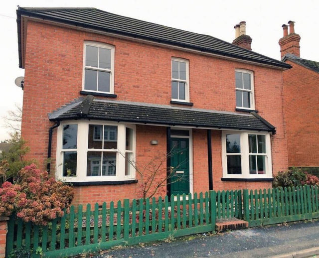 cream ultimate Roseview Windows, bay, run-through horn