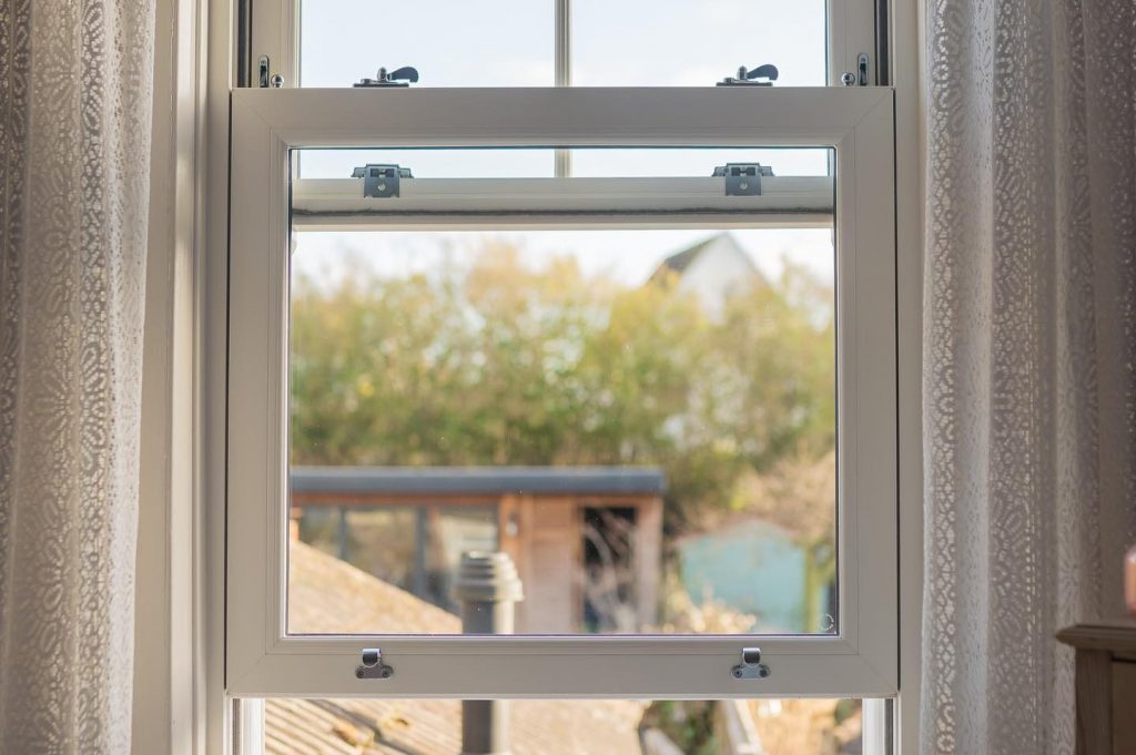 box sash window vs sash window