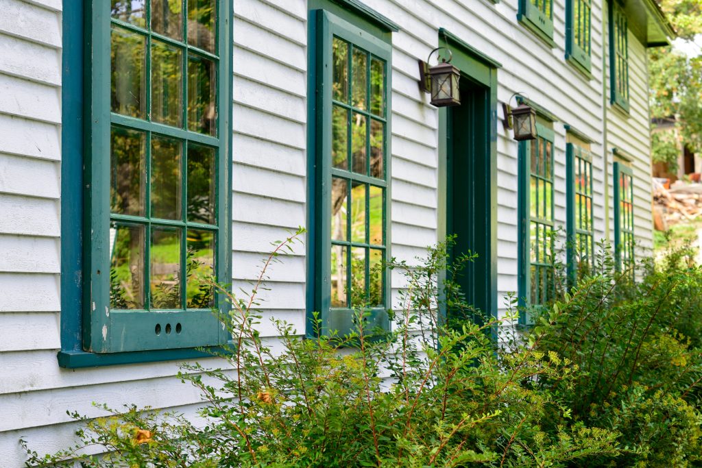 what is a casement window
