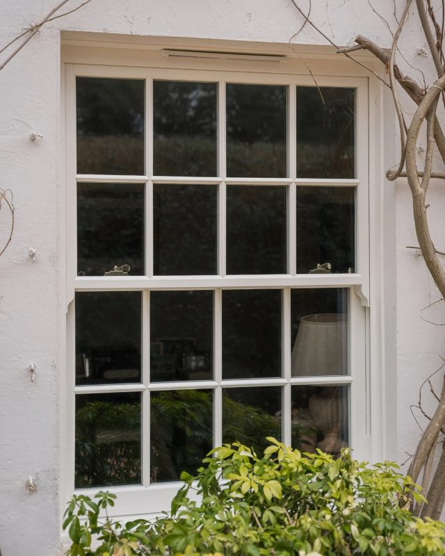 white ultimate Roseview Windows, 